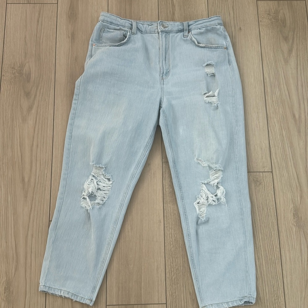 WILD FABLE Relaxed Fit Distressed Light Wash Jeans